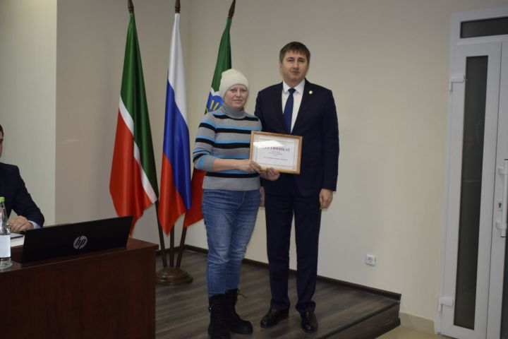Бавлинские владельцы ЛПХ получили доильные аппараты