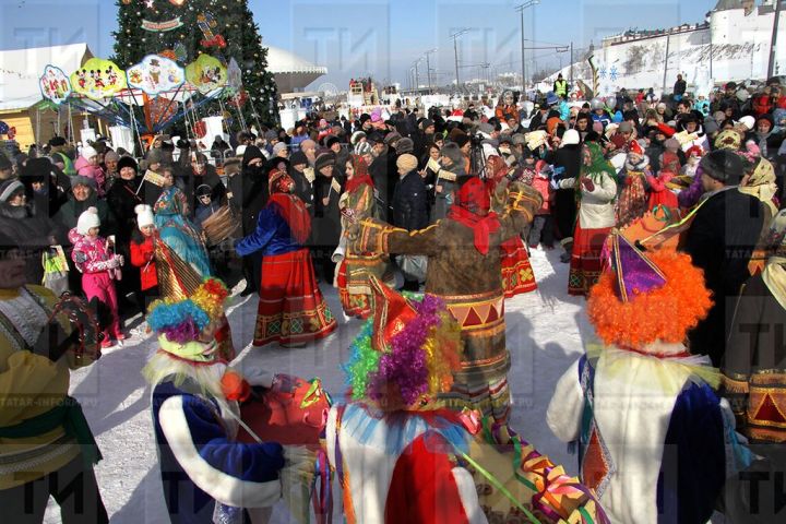 Большинство россиян празднуют Масленицу