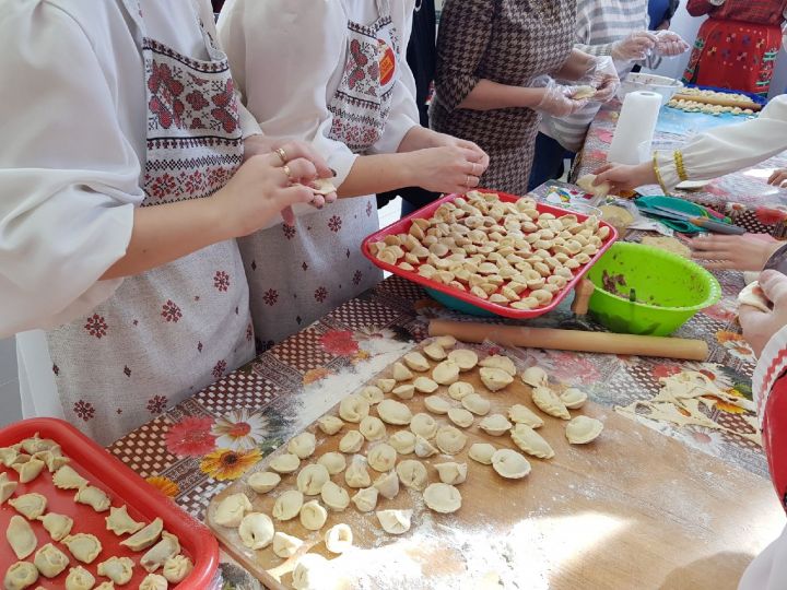 В эти холодные выходные бавлинцев ждут на фестивале горячих пельменей