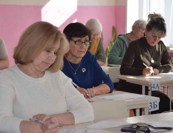 Родители  бавлинских выпускников сдали ЕГЭ
