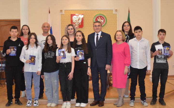 Бавлинские юноши и девушки получили паспорта