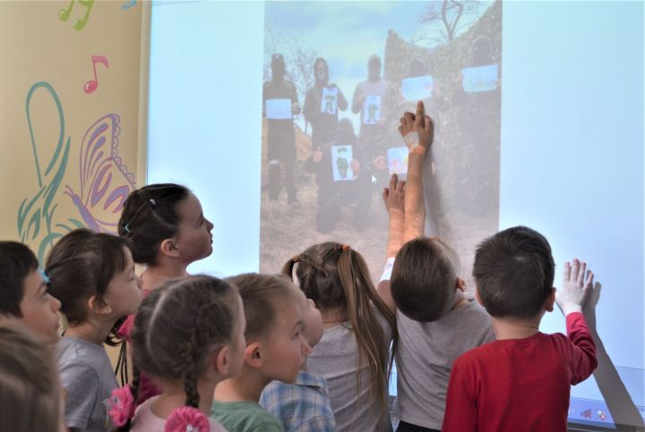 Рисунки бавлинских детей дошли до солдат