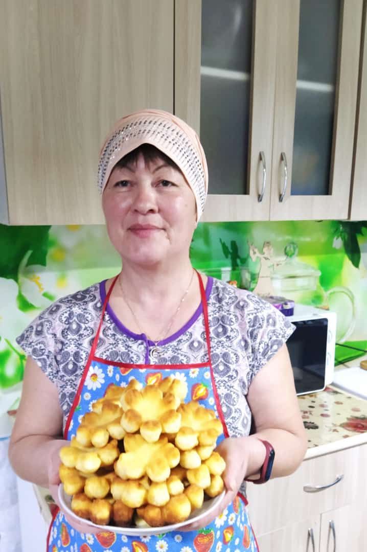 Салихта яшәүче Тәслия Галиевадан чәчәкле кабартма пешерү рецепты