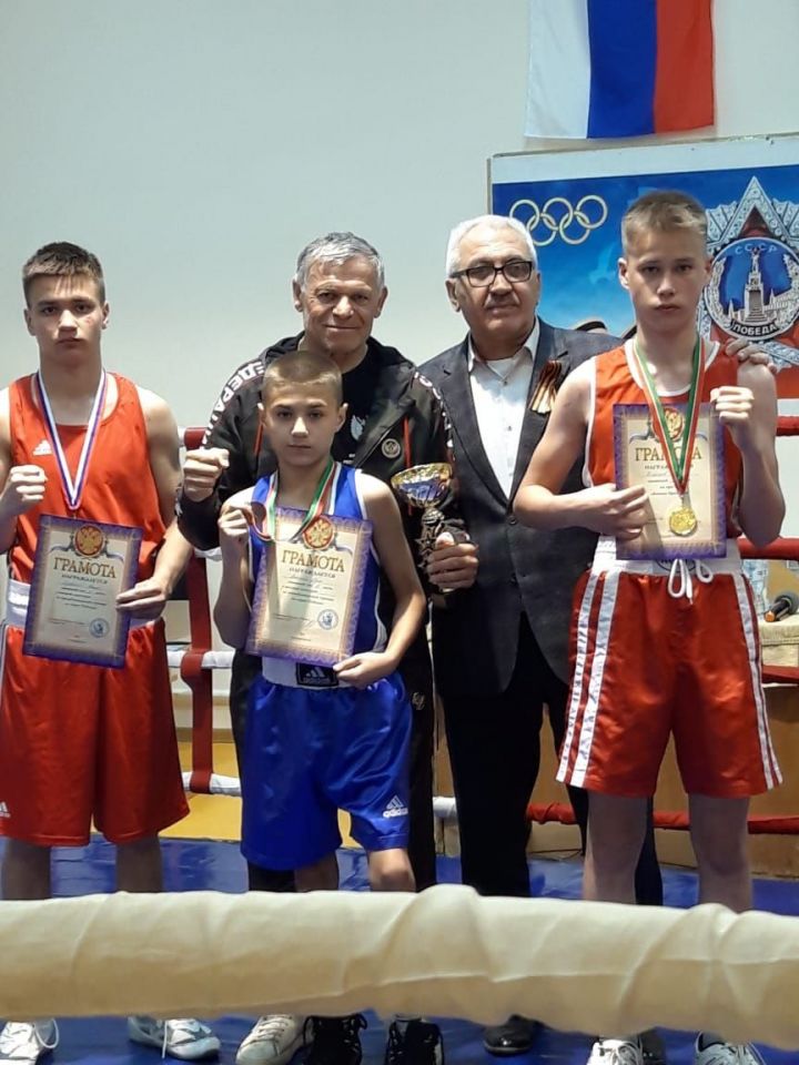 Бавлинцы привезли золото и серебро с боксёрского турнира