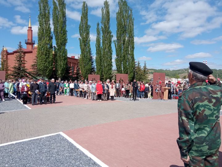 «Мы наследники той Победы» - в нижней части города Бавлы состоялся митинг в честь годовщины Великой Победы