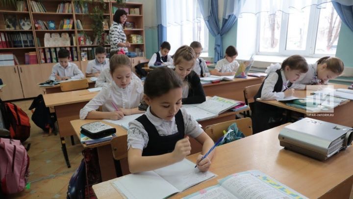 С нового учебного года в российских школах введут единые учебные программы по всем предметам