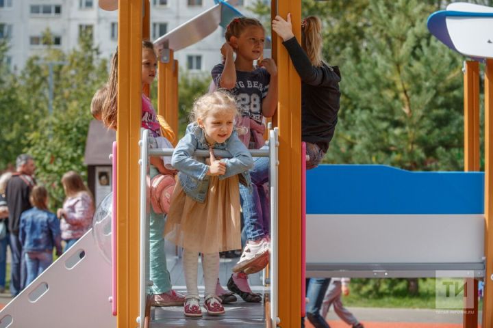В РТ прокурорами выявлено более 400 нарушений закона в содержании детских площадок