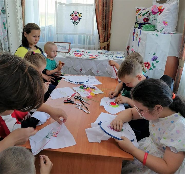 Мортаза авылы балалары “Россияда бердәм фольклор көне” акциясенә кушылды