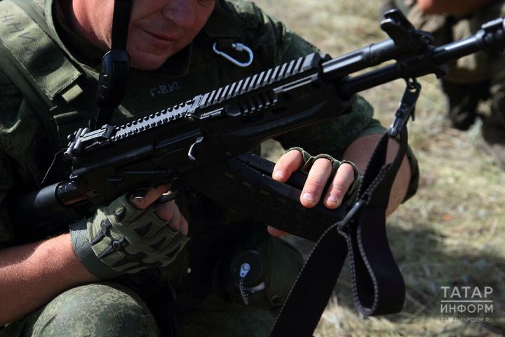 Мотострелковый отряд из РТ отрабатывает ведение боя под Оренбургом