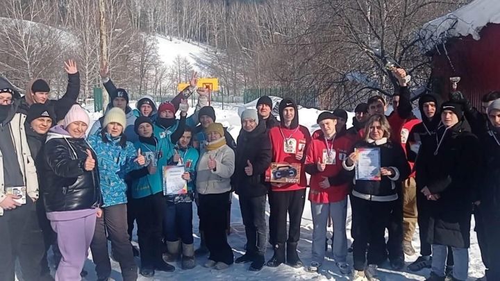 В Бавлах прошел хоккей с мячом