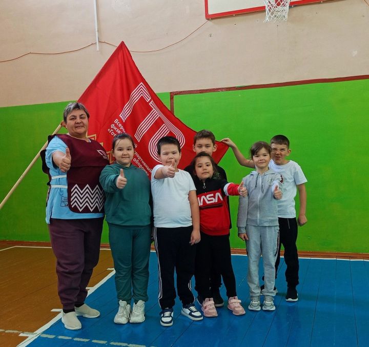 Первоклассники Исергаповской школы проходят подготовку к сдаче норм ГТО