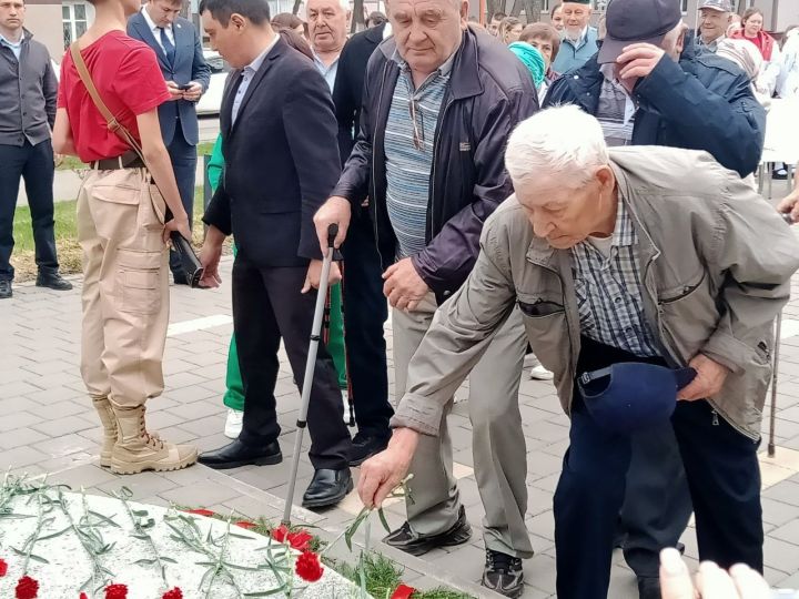 В Бавлах почтили память ликвидаторов аварии на Чернобыльской АЭС