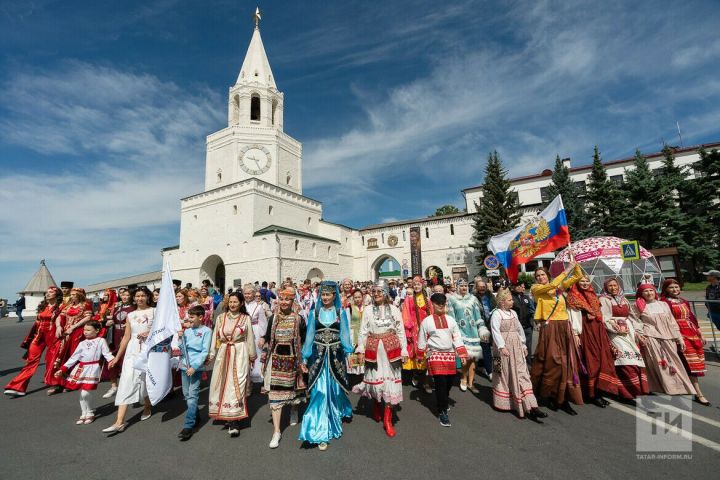 В Параде Дружбы в Казани приняли участие люди почти 50 национальностей