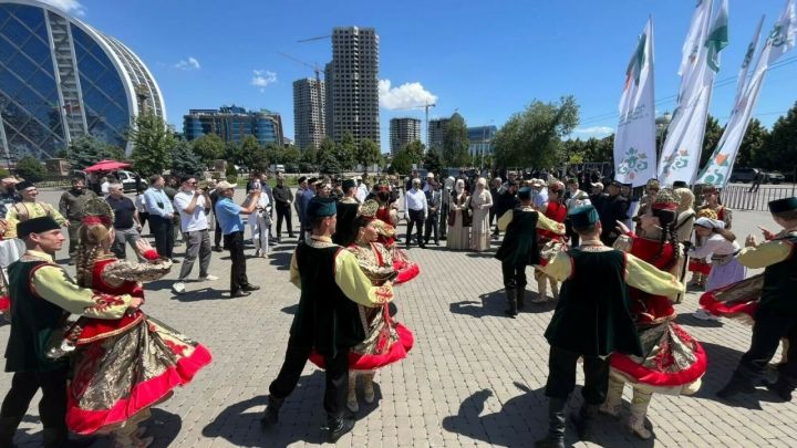В Грозном состоялся татарский праздник Сабантуй