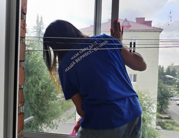 Бавлинские волонтёры помогают пожилым