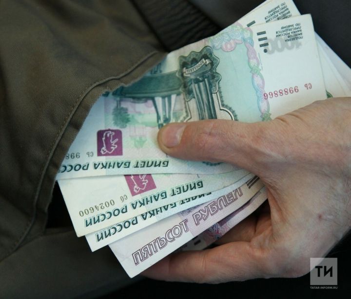 Некоторым татарстанцам в декабре дважды начислят зарплату