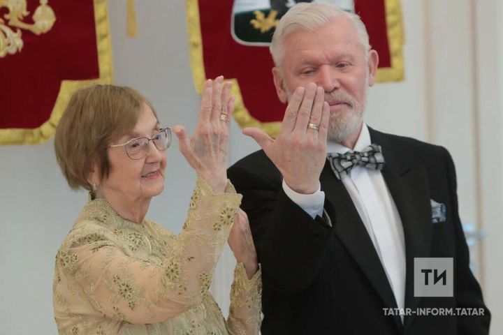 Госдума предлагает выплаты парам в браке более 30 лет: подробности законопроекта