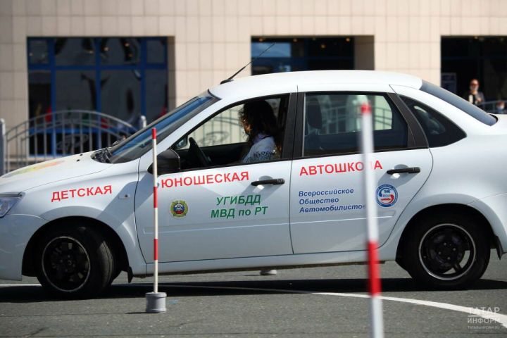 Россияне смогут получать водительские права без автошкол