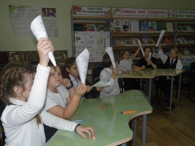 В Бавлинской библиотеке провели литературную мозаику «Сказочный ларец Евгения Шварца»