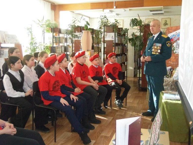 Ветеран Афганистана встретился со школьниками в Бавлах