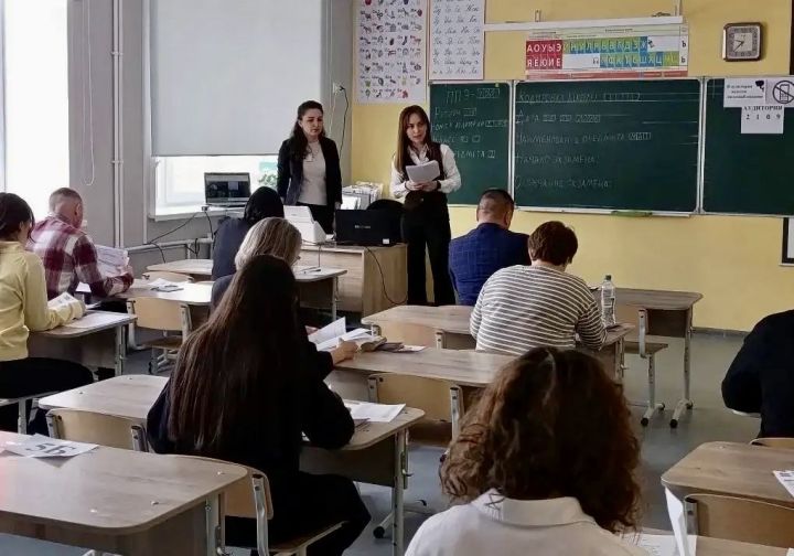 В Бавлах родители и школьники попробовали себя в роли участников ОГЭ