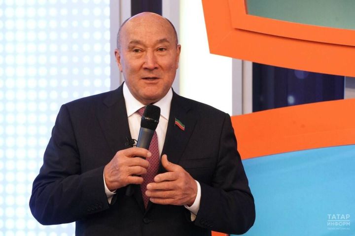 Марат Ахметов поздравил работников печати Татарстана с профессиональным праздником
