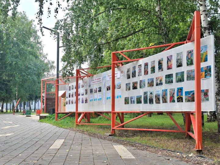 Обновленный стенд в Парке Победы и трудовой Славы Бавлов посвятили нефтяным династиям