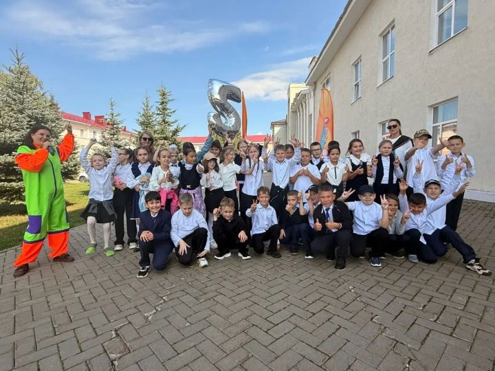 Развлекательная программа «Пастила» прошла в Бавлах для школьников
