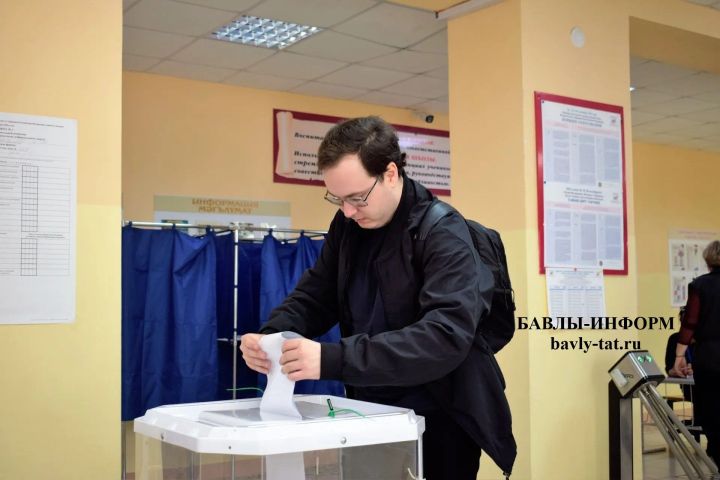 Молодёжь активно голосует в Бавлах