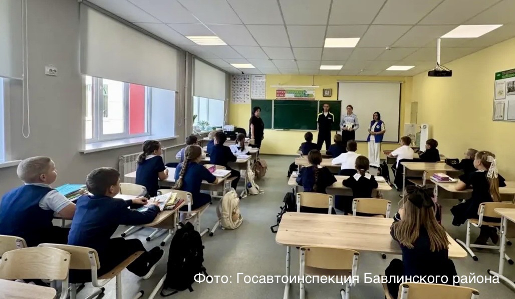 В Бавлах в рамках акции «Внимание – дети!» состоялись профилактические беседы сотрудниками Госавтоинспекции 