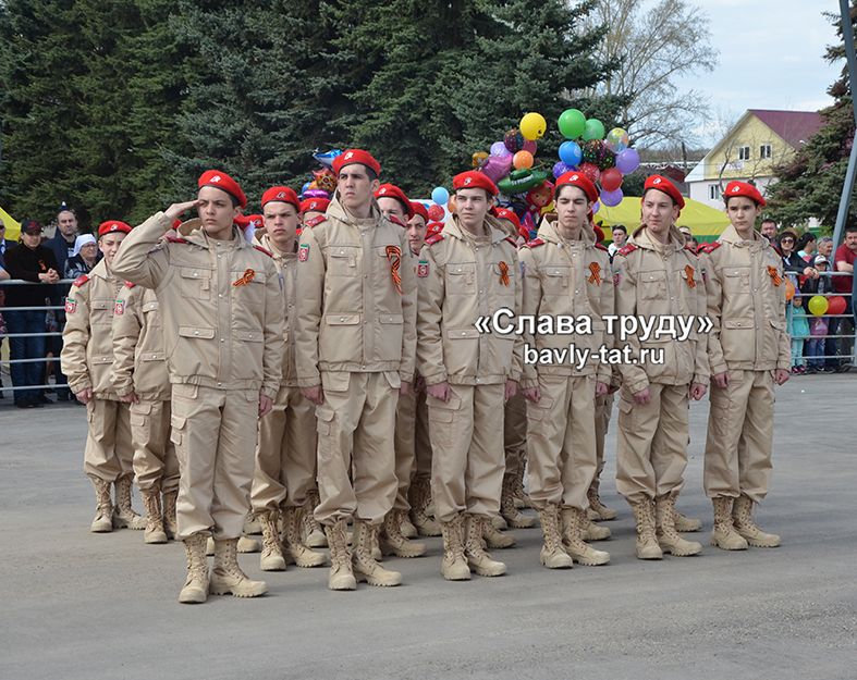 В параде Победы в Бавлах участвовала военная техника