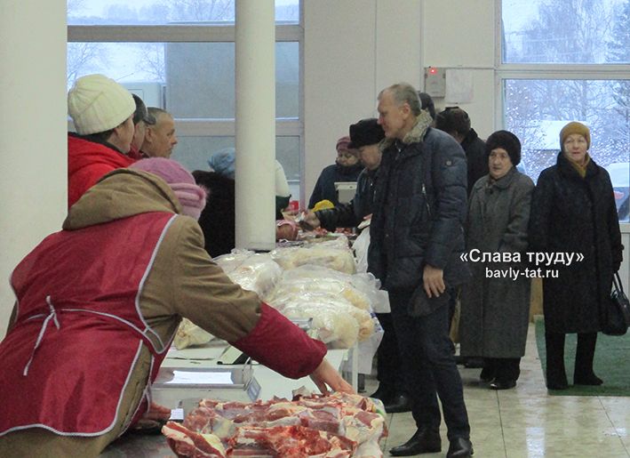 В Бавлах прошла новогодняя сельхозярмарка