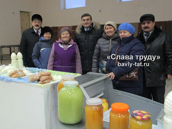 В Бавлах прошла новогодняя сельхозярмарка