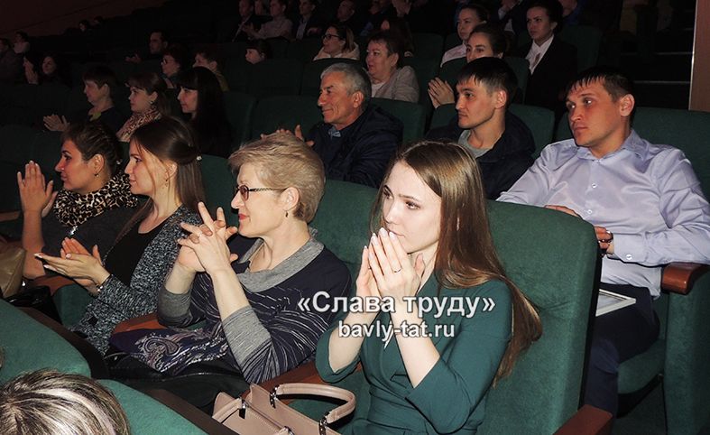 В Бавлах поздравили тех, от кого зависит жизнедеятельность муниципалитетов