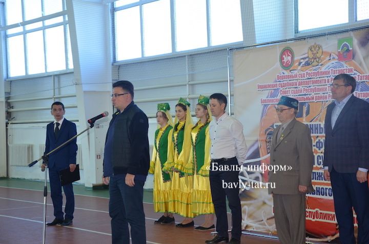 Приволжские судьи сыграли в Бавлинском районе в мини-футбол