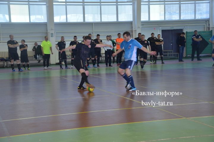 Приволжские судьи сыграли в Бавлинском районе в мини-футбол