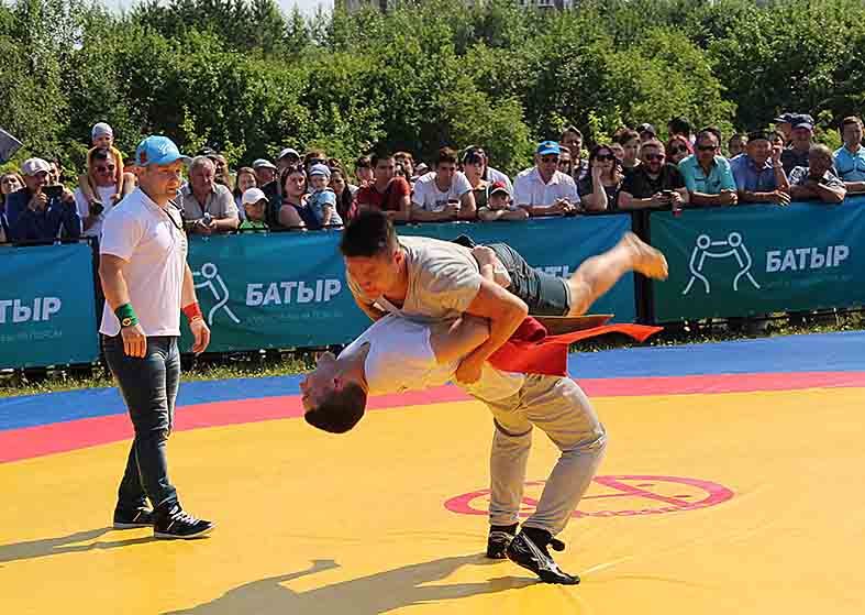 Бавлинцы провели Сабантуй в Тюмени