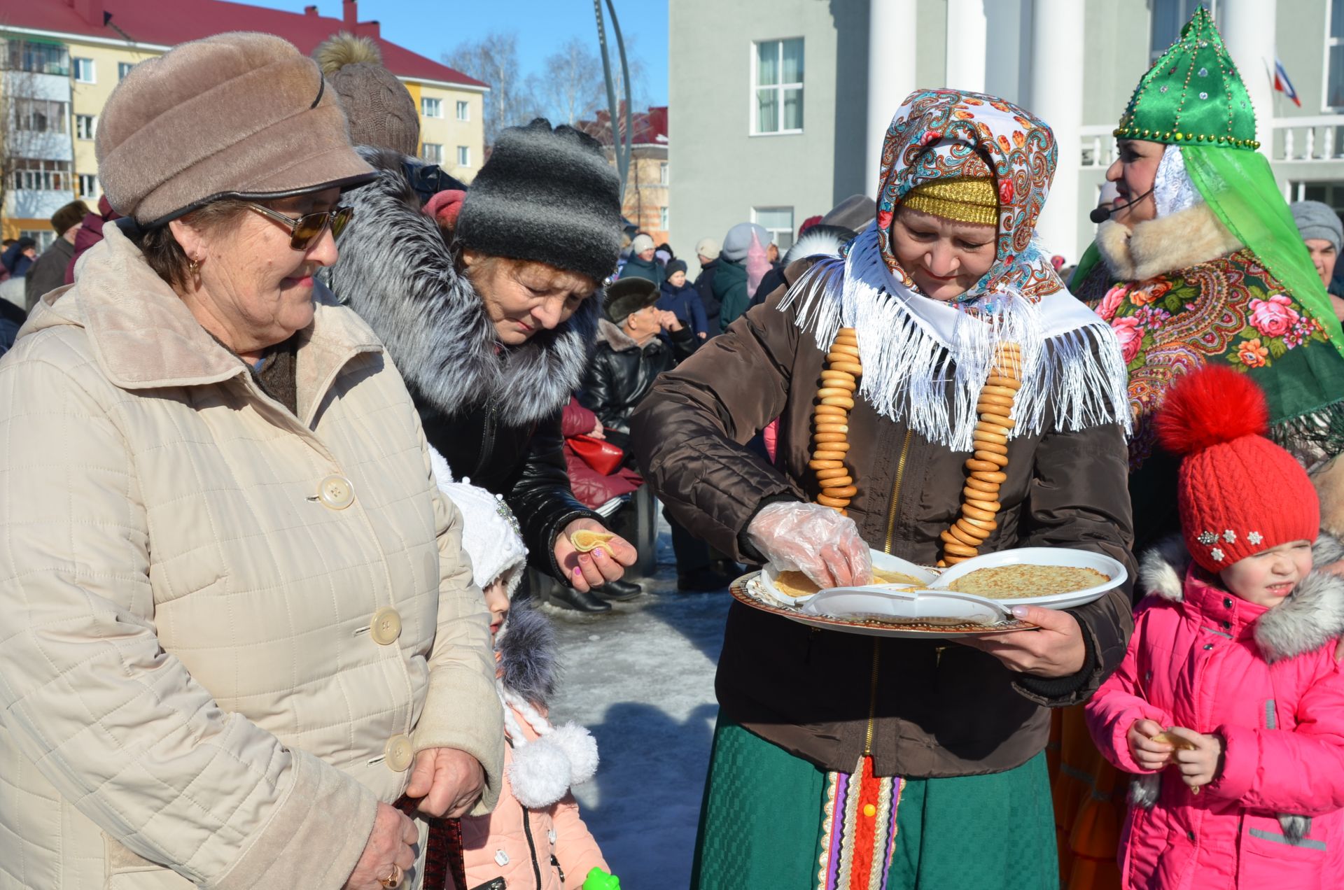 Бавлинцы проводили Зиму весело и надолго