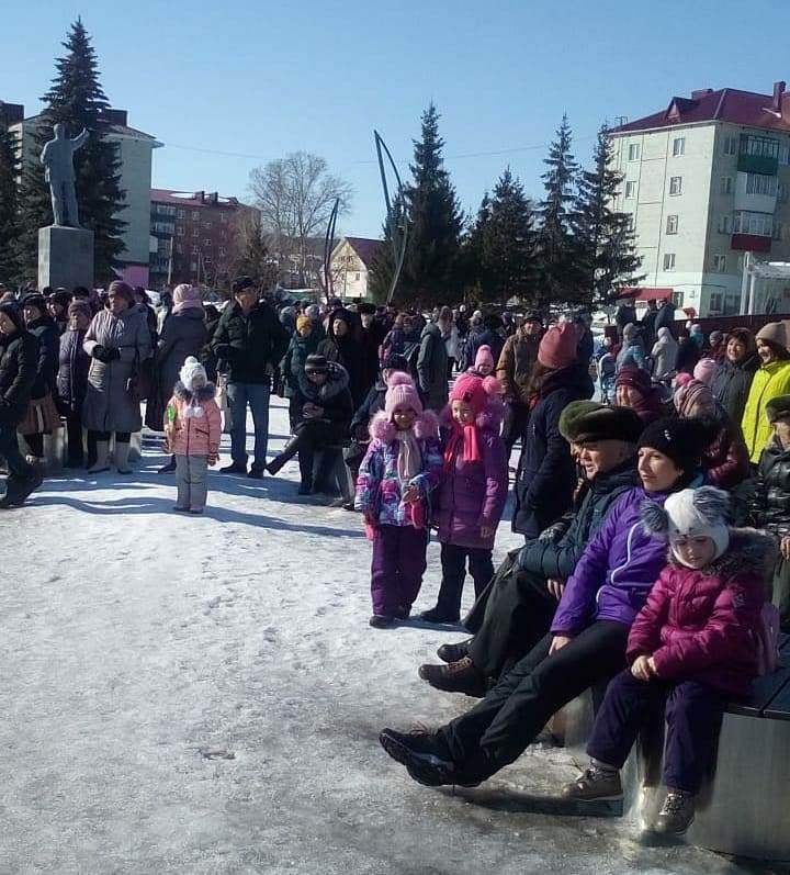 Бавлинцы проводили Зиму весело и надолго