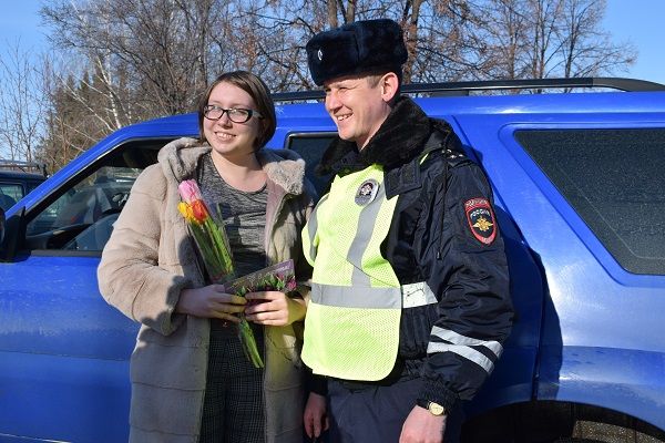 Бавлинских автоледи остановили сотрудники ГИБДД (видео)