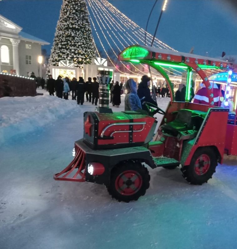 В Бавлах зажгли главную ёлку района