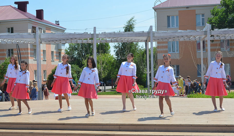 В Бавлах детям подарили праздник