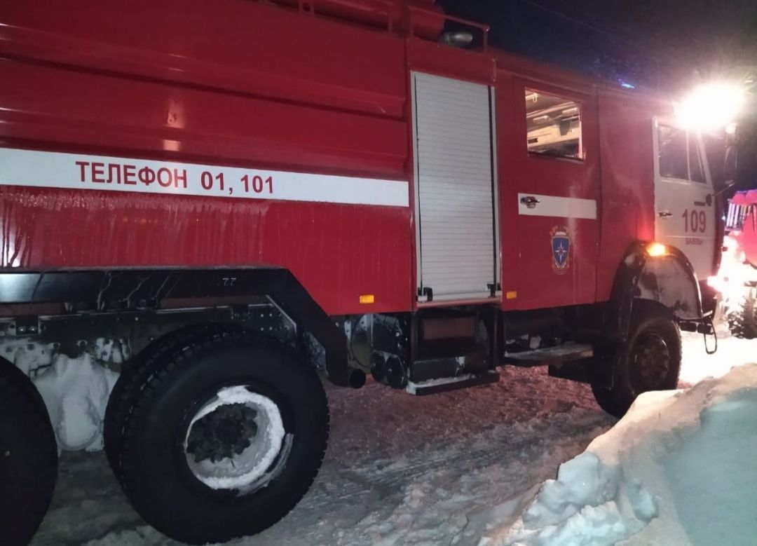 В селе Хансеверкино сгорел дом: пожарные извещатели помогли спастись хозяевам