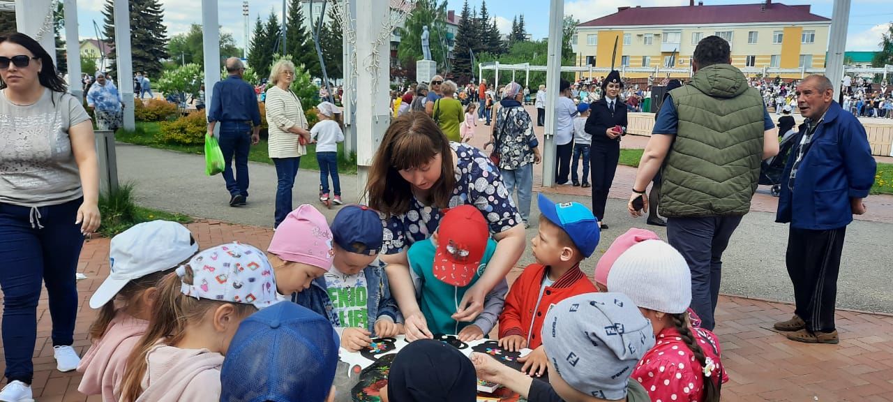 В первый день лета бавлинцы подарили детям праздник