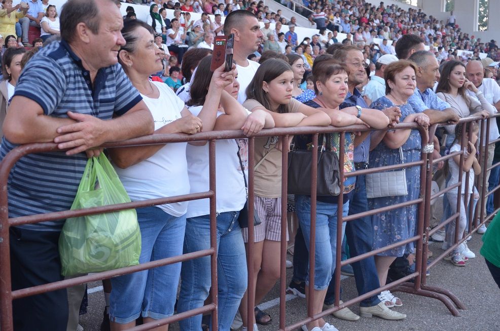 Хедлайнером на Дне города в Бавлах стал певец Денис Майданов