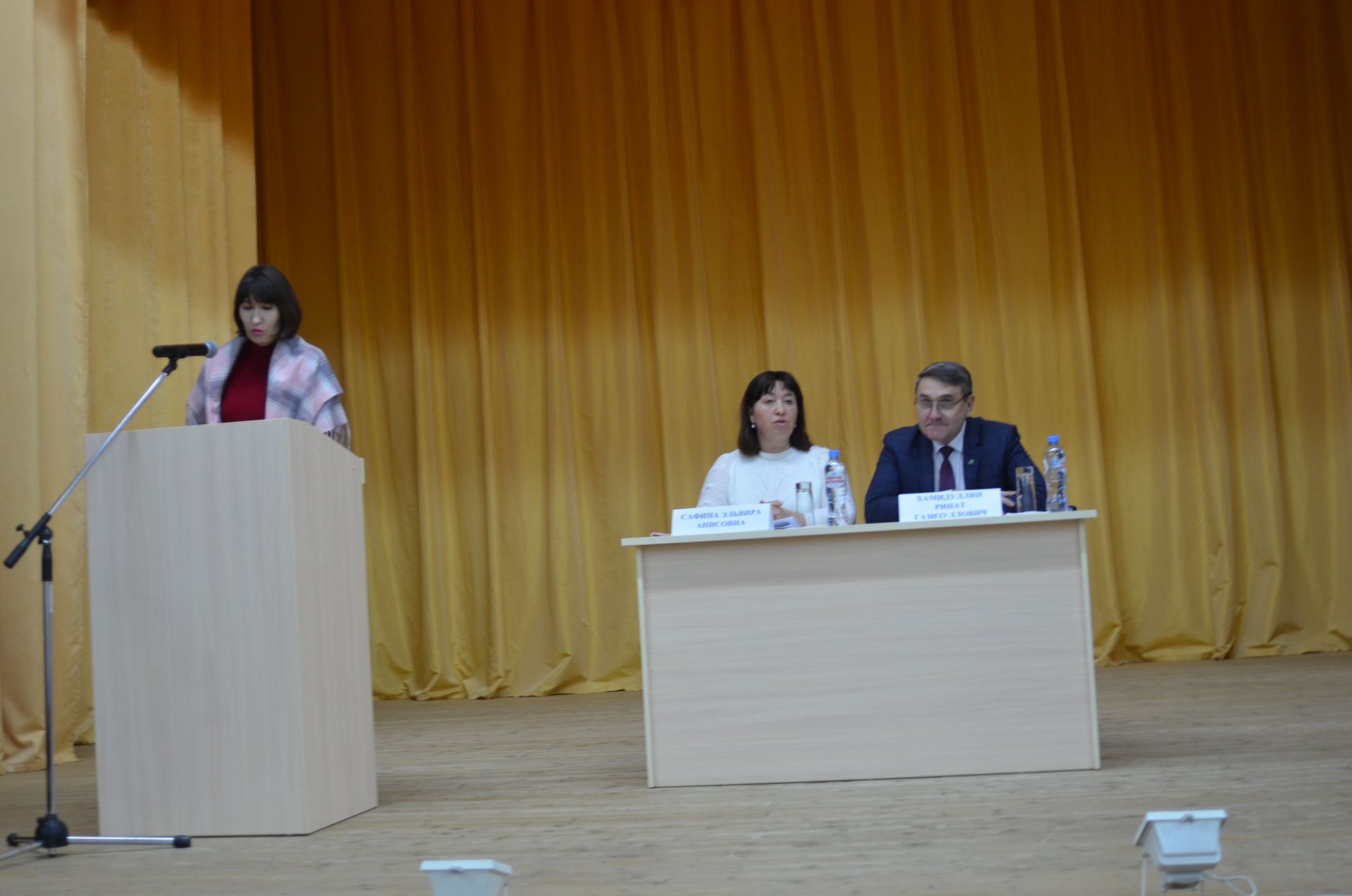 Кызылъяр җыенында сорау бирүче булмады