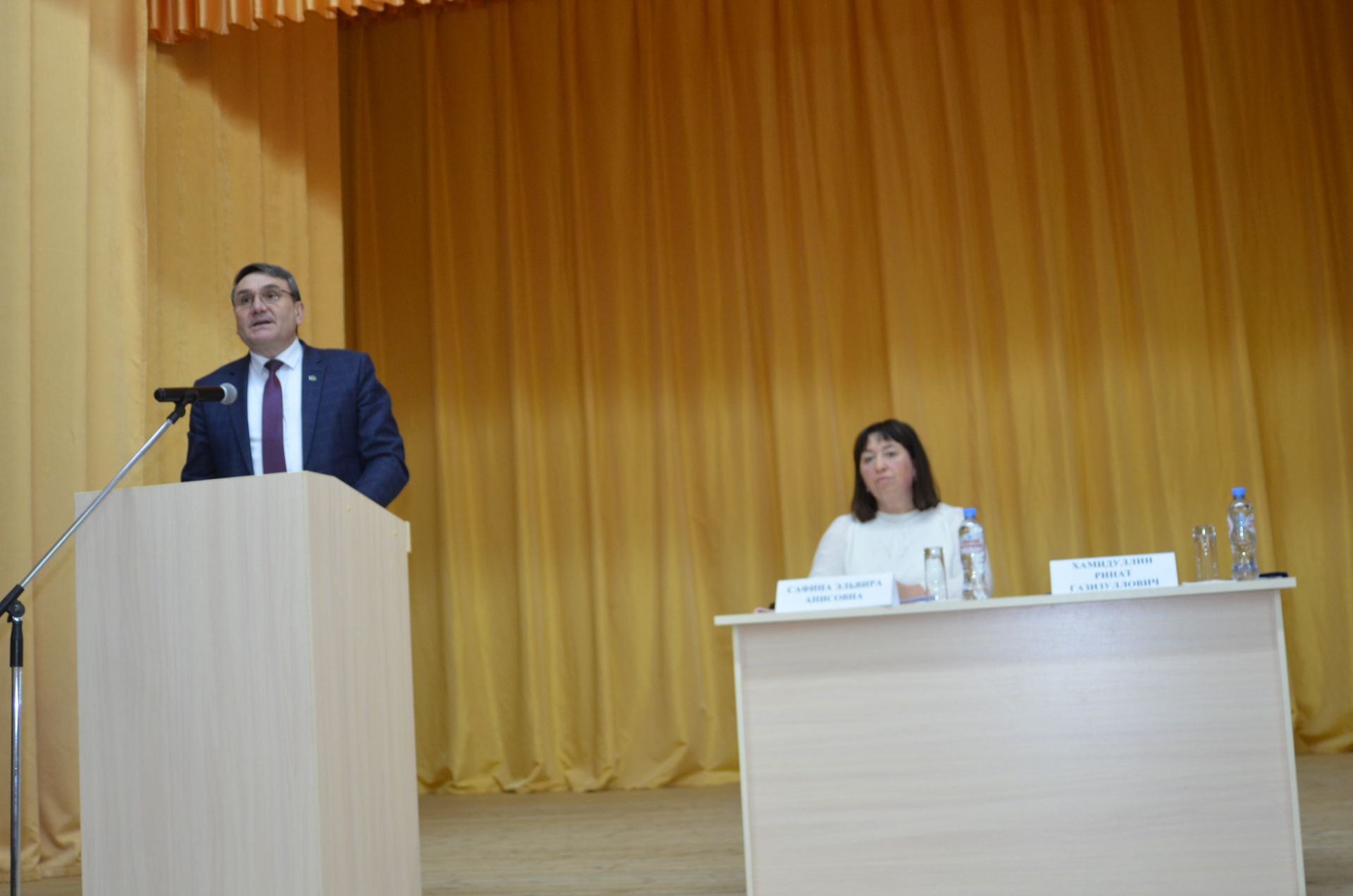 Кызылъяр җыенында сорау бирүче булмады