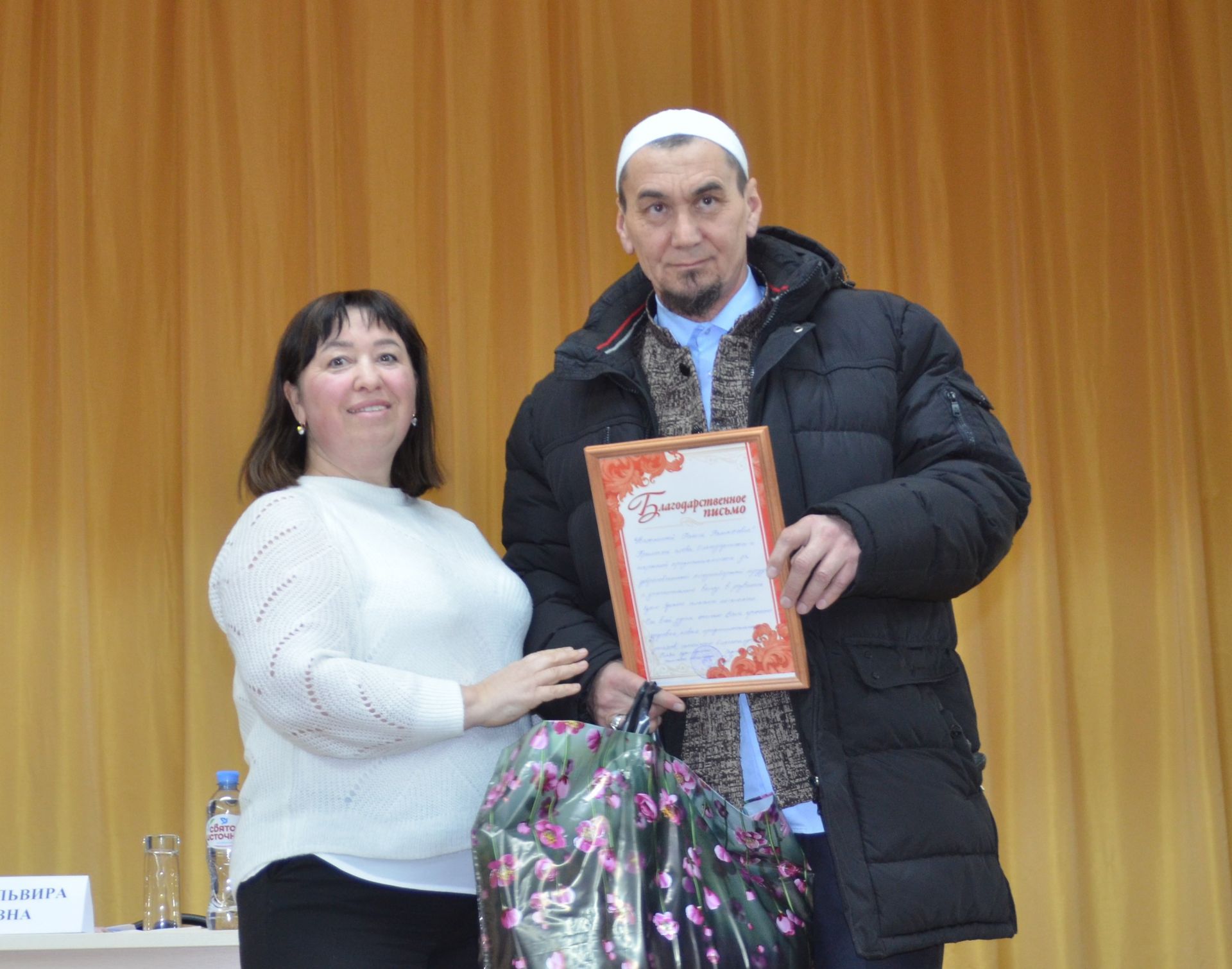 Кызылъяр җыенында сорау бирүче булмады