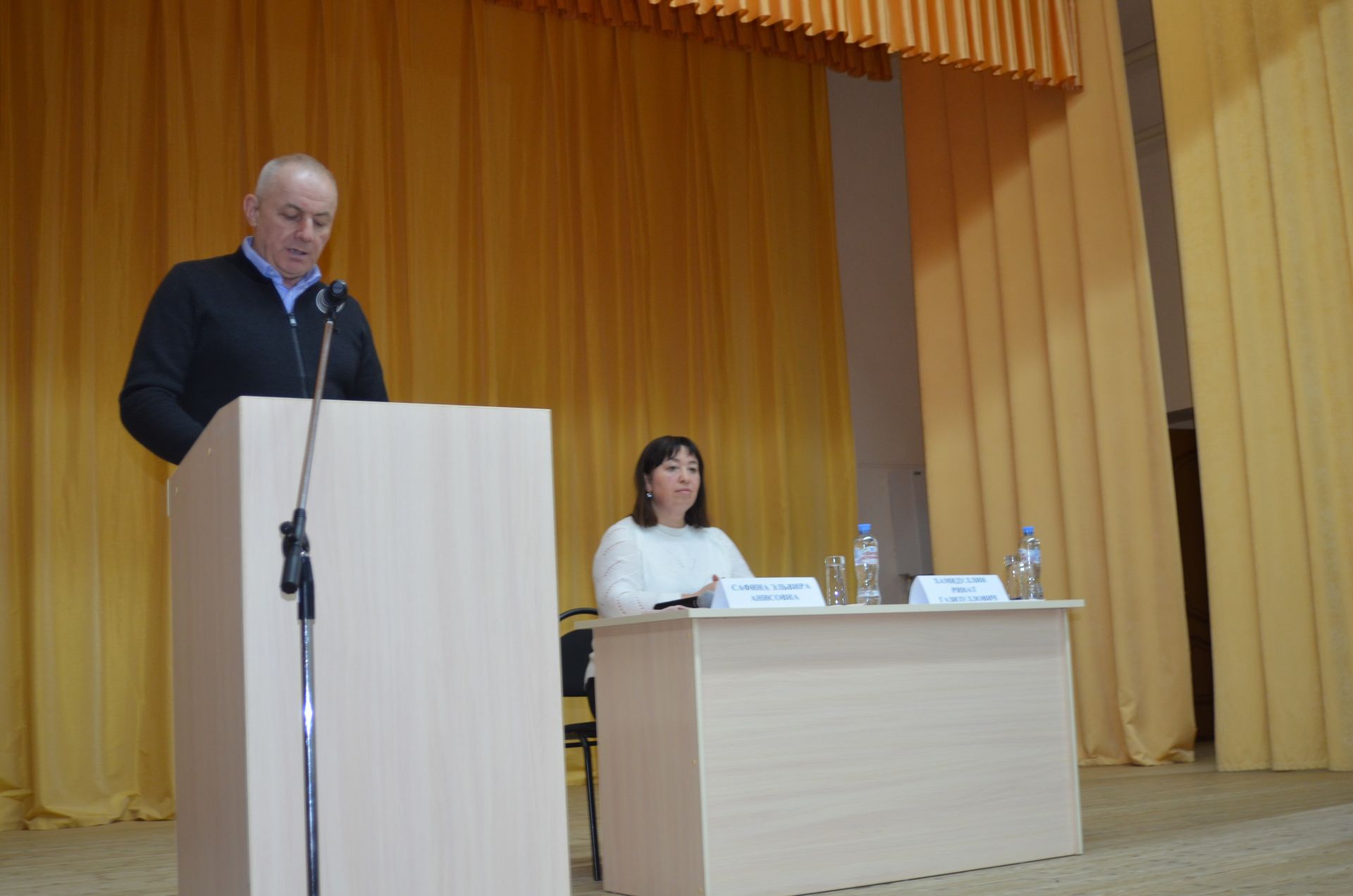 Кызылъяр җыенында сорау бирүче булмады