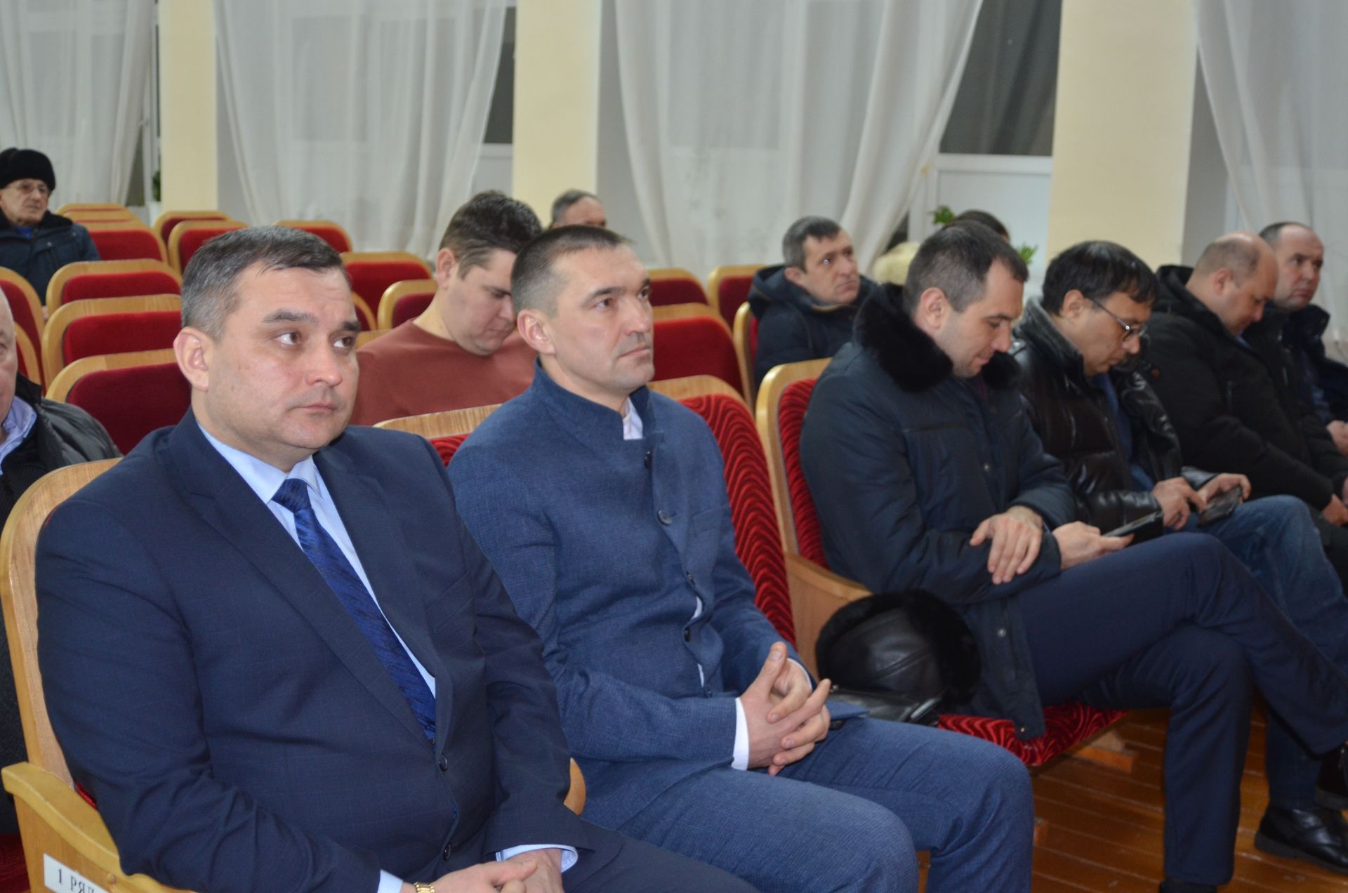 Кызылъяр җыенында сорау бирүче булмады